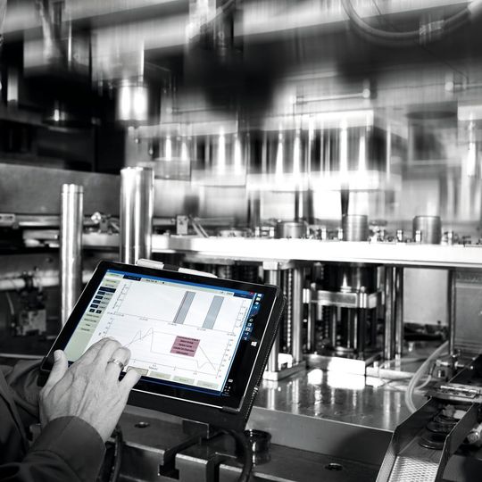 Zugriff auf Livedaten in Produktion. Zugriff auf Livedaten in Produktion.