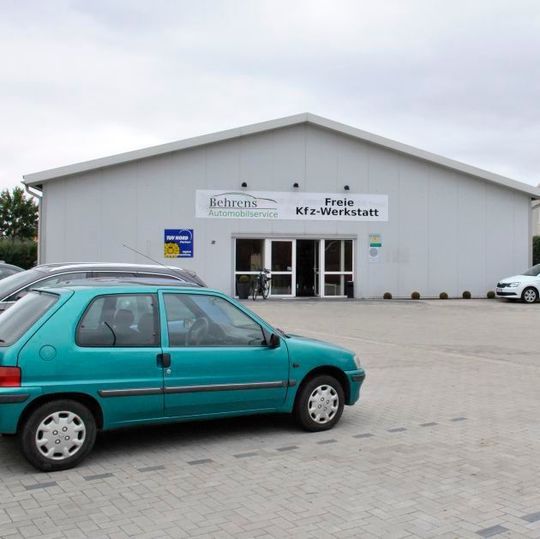 Mit neuem Ansatz zu neuem Glanz: Der Automobilservice Behrens ist seit gut drei Jahren eine erfolgreiche Kfz-Anlaufstelle an der Ostsee. Mit neuem Ansatz zu neuem Glanz: Der Automobilservice Behrens ist seit gut drei Jahren eine erfolgreiche Kfz-Anlaufstelle an der Ostsee.