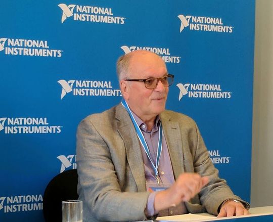 Prof. Stockhausen hat auf dem VIP-Kongress die aktuelle Auflage seines Buches "Methoden der digitalen Signalverarbeitung" vorgestellt. Prof. Stockhausen hat auf dem VIP-Kongress die aktuelle Auflage seines Buches "Methoden der digitalen Signalverarbeitung" vorgestellt.