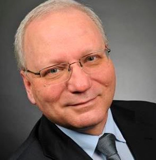 Rainer Oehlert wurde als neues Mitglied in den Vorstand der NAMUR gewählt. Oehlert ist globaler Direktor „Core Engineering Technology“ bei der Dow Chemical Company. Rainer Oehlert wurde als neues Mitglied in den Vorstand der NAMUR gewählt. Oehlert ist globaler Direktor „Core Engineering Technology“ bei der Dow Chemical Company.