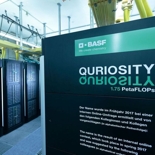 Der Supercomputer „Quriosity“ der BASF hat seinen Betrieb in Ludwigshafen aufgenommen. Der Supercomputer „Quriosity“ der BASF hat seinen Betrieb in Ludwigshafen aufgenommen.