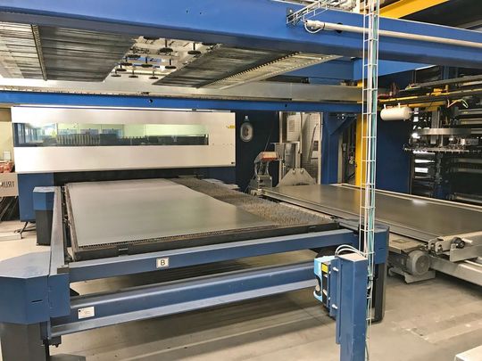Automatisation du magasin de 435 palettes qui dessert le laser, le pliage et le secteur serrurerie. Automatisation du magasin de 435 palettes qui dessert le laser, le pliage et le secteur serrurerie.
