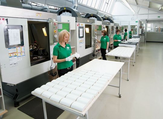 Elektronikgehäusefertigung: Die Anforderungen an die Beschaffung eines Gehäuses geraten bei der Entwicklung schnell in den Hintergrund. Elektronikgehäusefertigung: Die Anforderungen an die Beschaffung eines Gehäuses geraten bei der Entwicklung schnell in den Hintergrund.