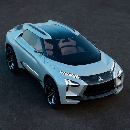 Im Mitsubishi-e-Evolution-Concept soll künstliche Intelligenz die Fähigkeiten der Fahrer verbessern. Im Mitsubishi-e-Evolution-Concept soll künstliche Intelligenz die Fähigkeiten der Fahrer verbessern.