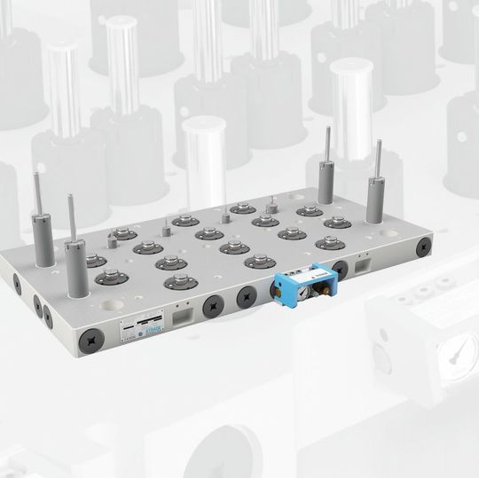 Tankplattensysteme von Strack gibt es in verschiedenen Zylindergrößen, die einen Kraftbereich von 50 bis 20.000 daN abdecken und mittels eines einstellbaren Systemdrucks von 40 bis 150 bar variabel gestaltet werden können. Tankplattensysteme von Strack gibt es in verschiedenen Zylindergrößen, die einen Kraftbereich von 50 bis 20.000 daN abdecken und mittels eines einstellbaren Systemdrucks von 40 bis 150 bar variabel gestaltet werden können.
