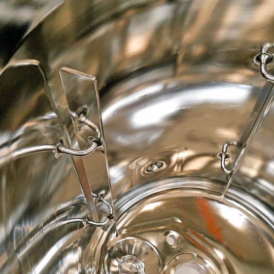 Behälter aus rostfreiem Edelstahl stehen für dauerhafte Korrosionsbeständigkeit und sind für die Bereiche mit hygienischen Anforderungen geeignet. Behälter aus rostfreiem Edelstahl stehen für dauerhafte Korrosionsbeständigkeit und sind für die Bereiche mit hygienischen Anforderungen geeignet.