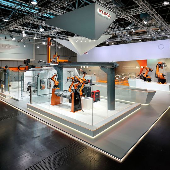 Kuka beweist auf der Blechexpo neben seinen Schweißkenntnissen auch sein Know-how im Bereich Industrie 4.0. Kuka beweist auf der Blechexpo neben seinen Schweißkenntnissen auch sein Know-how im Bereich Industrie 4.0.
