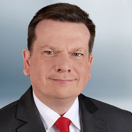 Andreas Huck ist seit dem 1. September 2017 Geschäftsführer in der Friedhelm Loh Group. Andreas Huck ist seit dem 1. September 2017 Geschäftsführer in der Friedhelm Loh Group.
