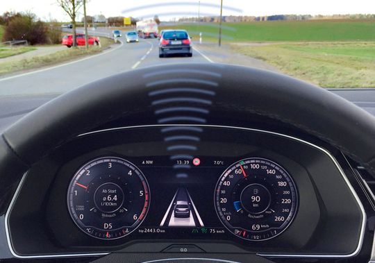 Radarsensoren gehören zu den sicherheitskritischen Funktionen in einem Fahrzeug. Wir zeigen ein Beispiel, wie sich große Stückzahlen kalibrieren lassen. Radarsensoren gehören zu den sicherheitskritischen Funktionen in einem Fahrzeug. Wir zeigen ein Beispiel, wie sich große Stückzahlen kalibrieren lassen.