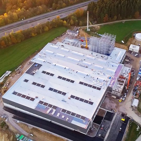 In der Nähe des Unternehmensstandortes der Otto Fuchs Gruppe im Gewerbepark Grünewald soll Unitechnik die Intralogistik eines neuen Hochregallagers errichten. In der Nähe des Unternehmensstandortes der Otto Fuchs Gruppe im Gewerbepark Grünewald soll Unitechnik die Intralogistik eines neuen Hochregallagers errichten.