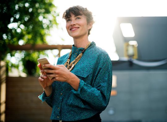 Zufriedene Kunden sind essenziell für den Unternehmenserfolg. Deshalb setzen einige große Marken auf Künstliche Intelligenz in ihrer Customer-Experience Strategie. Zufriedene Kunden sind essenziell für den Unternehmenserfolg. Deshalb setzen einige große Marken auf Künstliche Intelligenz in ihrer Customer-Experience Strategie.