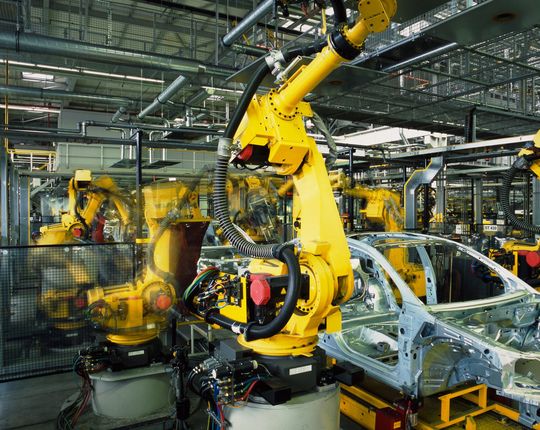 Produktion bei Audi: Die Automobilbranche war Vorreiter bei der Einführung digitaler Fabriksteuerung, doch auch Mittelständler müssen einsteigen. Produktion bei Audi: Die Automobilbranche war Vorreiter bei der Einführung digitaler Fabriksteuerung, doch auch Mittelständler müssen einsteigen.