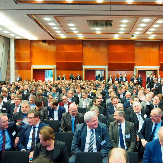 Mit rund 650 Teilnehmern war die Namur-Hauptsitzung auch 2017 ausgebucht. Mit rund 650 Teilnehmern war die Namur-Hauptsitzung auch 2017 ausgebucht.