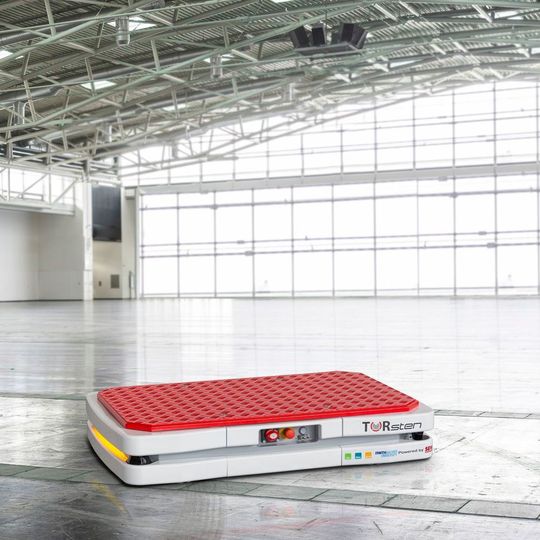 Ein großer deutscher Automobilhersteller soll mit dem FTS „TORsten“ von Torwegge eine Teilstrecke seines innerbetrieblichen Materialflusses automatisieren. Ein großer deutscher Automobilhersteller soll mit dem FTS „TORsten“ von Torwegge eine Teilstrecke seines innerbetrieblichen Materialflusses automatisieren.