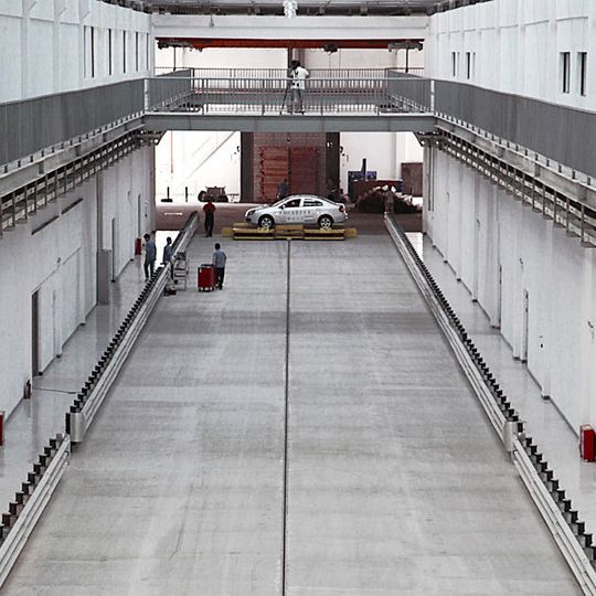 Messring liefert eine neue Crashtestanlage an das Chongqing Vehicle Test & Research Institute nach China, mit der Pkws, Lkws und vor allem Busse getestet werden können. Messring liefert eine neue Crashtestanlage an das Chongqing Vehicle Test & Research Institute nach China, mit der Pkws, Lkws und vor allem Busse getestet werden können.