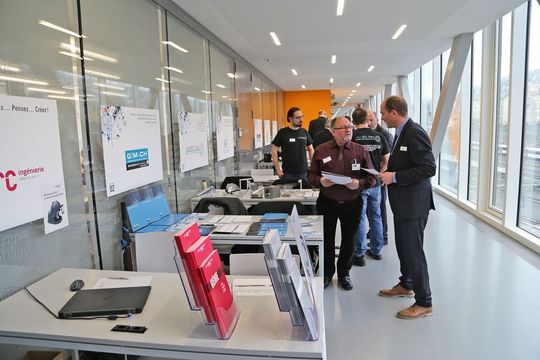 L’exposition doit permettre à toute entreprise d’exposer ses produits, sans qu’une infrastructure lourde soit nécessaire. L’exposition doit permettre à toute entreprise d’exposer ses produits, sans qu’une infrastructure lourde soit nécessaire.