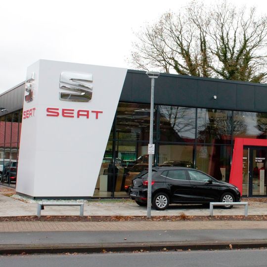Das Autohaus Penning hat in Neuenburg/Friesland sein Seat-Geschäft mit einem neuen Showroom auf neue Füße gestellt. Das Autohaus Penning hat in Neuenburg/Friesland sein Seat-Geschäft mit einem neuen Showroom auf neue Füße gestellt.