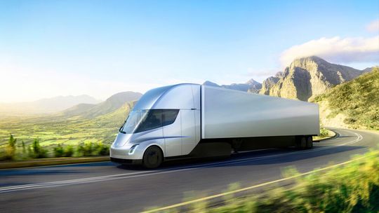 Der neue E-Truck soll eine Reichweite von 800 Kilometern haben. Bereits nach einer Ladezeit von 30 Minuten soll der E-Truck 640 Kilometer fahren können.