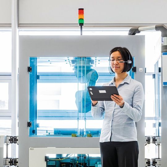 Die neue Anwendung Analytics Apps des Fraunhofer-IPA soll es ihren Nutzern ermöglichen, komplexe Analysen aus beliebigen Datenquellen durchzuführen. Die neue Anwendung Analytics Apps des Fraunhofer-IPA soll es ihren Nutzern ermöglichen, komplexe Analysen aus beliebigen Datenquellen durchzuführen.