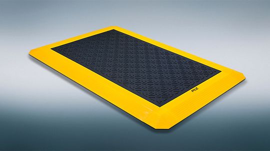 Die Sicherheitsschaltmatte PSENmat von Pilz vereint sichere Flächenüberwachung und Maschinenbedienung. Die Sicherheitsschaltmatte PSENmat von Pilz vereint sichere Flächenüberwachung und Maschinenbedienung.