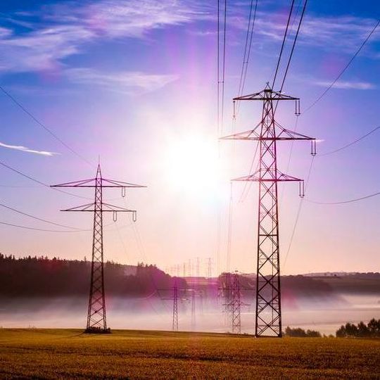 Im Praxisseminar „Energiemanagement in der Produktion“ wird Führungskräften produzierender Unternehmen das nötige Handwerkszeug zum Energiesparen beigebracht. Im Praxisseminar „Energiemanagement in der Produktion“ wird Führungskräften produzierender Unternehmen das nötige Handwerkszeug zum Energiesparen beigebracht.