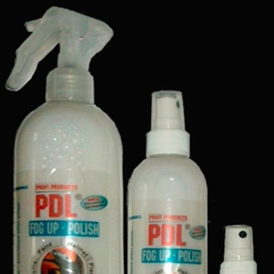 PDL Fog Up-Polish von Profi Products löst und entfernt Fliegen, leichte Verschmutzungen und Fingerspuren nach Werkstattarbeiten. PDL Fog Up-Polish von Profi Products löst und entfernt Fliegen, leichte Verschmutzungen und Fingerspuren nach Werkstattarbeiten.
