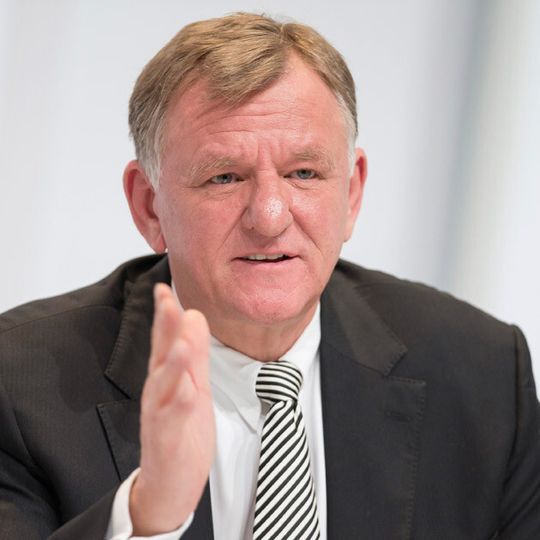 Andreas Renschler übernimmt den Vorsitz des Vorstandskreises Nutzfahrzeuge im Verband der Automobilindustrie (VDA). Andreas Renschler übernimmt den Vorsitz des Vorstandskreises Nutzfahrzeuge im Verband der Automobilindustrie (VDA).