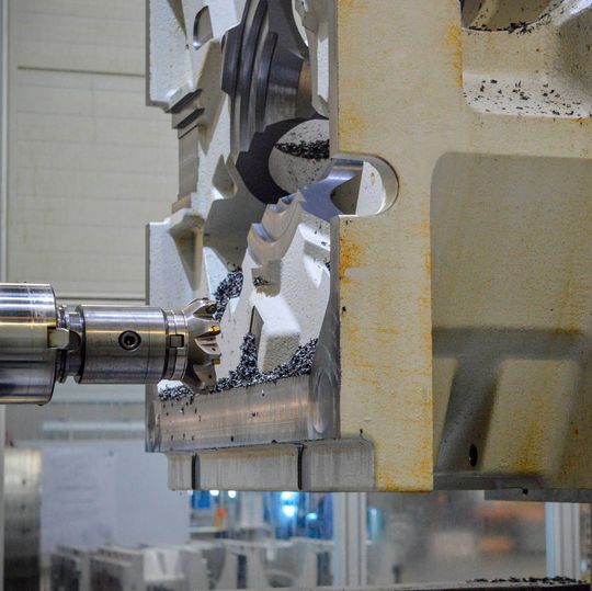 Die extrastarken AMF-Module K40-H realisieren bei einem Durchmesser von 148 mm 40 kN Einzugs-/Verschlusskräfte sowie 105 kN Haltekraft. Die extrastarken AMF-Module K40-H realisieren bei einem Durchmesser von 148 mm 40 kN Einzugs-/Verschlusskräfte sowie 105 kN Haltekraft.