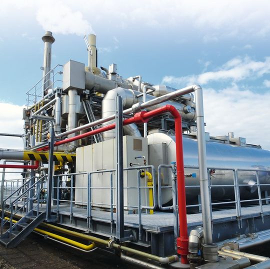 Aufbereitungsanlage für die lösungsmittelhaltige Abluft aus der Pigmentfertigung bei Allessa in Frankfurt am Main. Aufbereitungsanlage für die lösungsmittelhaltige Abluft aus der Pigmentfertigung bei Allessa in Frankfurt am Main.