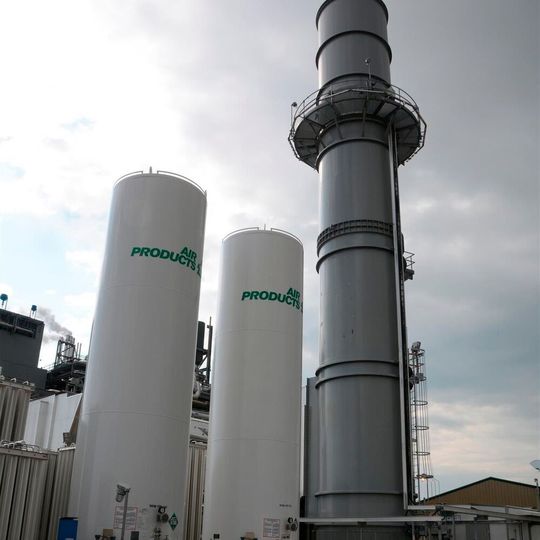 Air Products has signed a second long-term oxygen and nitrogen supply contract with a leading global materials supplier in China. Air Products has signed a second long-term oxygen and nitrogen supply contract with a leading global materials supplier in China.