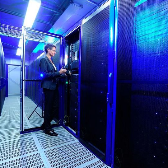 IT-Systeme müssen vor unbefugten Zugriffen geschützt werden. TÜV Nord und Silver Atena arbeiten auf diesem Gebiet künftig zusammen. IT-Systeme müssen vor unbefugten Zugriffen geschützt werden. TÜV Nord und Silver Atena arbeiten auf diesem Gebiet künftig zusammen.