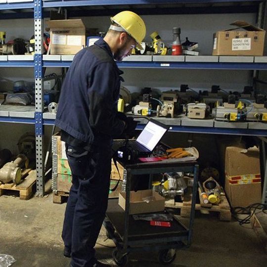 Das IT-Unternehmen IFCC unterstützt seine Kunden beim Ersatzteilmanagement. Einen wesentlichen Teil der Arbeit bildet die systematische Digitalisierung der Ersatzteilläger. Das IT-Unternehmen IFCC unterstützt seine Kunden beim Ersatzteilmanagement. Einen wesentlichen Teil der Arbeit bildet die systematische Digitalisierung der Ersatzteilläger.
