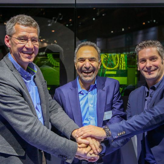 From Left to Right: Michel Delanaye, co-founder and CEO, Geon-X, Mohammad Ehteshami, Vice President and General Manager, GE Additive, Laurent D'Alvise co-founder and CEO, Geon-X. From Left to Right: Michel Delanaye, co-founder and CEO, Geon-X, Mohammad Ehteshami, Vice President and General Manager, GE Additive, Laurent D'Alvise co-founder and CEO, Geon-X.