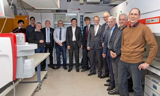 Die Bundesanstalt für Materialforschung und -prüfung (BAM) und die Analytik Jena AG haben eine Zusammenarbeit vereinbart. Die Bundesanstalt für Materialforschung und -prüfung (BAM) und die Analytik Jena AG haben eine Zusammenarbeit vereinbart.