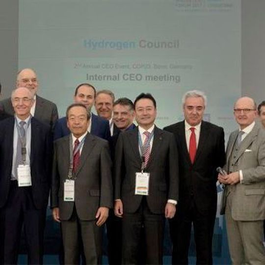 Launched at the World Economic Forum in Davos in early 2017, the Hydrogen Council is a first-of-its-kind global CEO initiative to foster the role of hydrogen technologies in the global energy transition. Launched at the World Economic Forum in Davos in early 2017, the Hydrogen Council is a first-of-its-kind global CEO initiative to foster the role of hydrogen technologies in the global energy transition.
