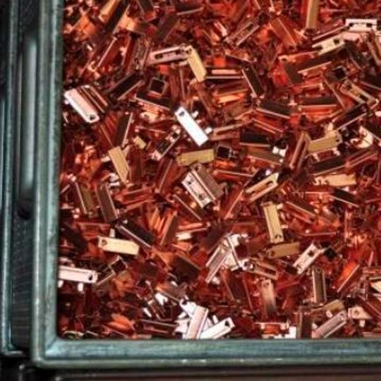 Stanz-Biege-Schüttgut: Trockene, saubere und schlierenfreie Oberflächen selbst bei hoher Packdichte. Stanz-Biege-Schüttgut: Trockene, saubere und schlierenfreie Oberflächen selbst bei hoher Packdichte.
