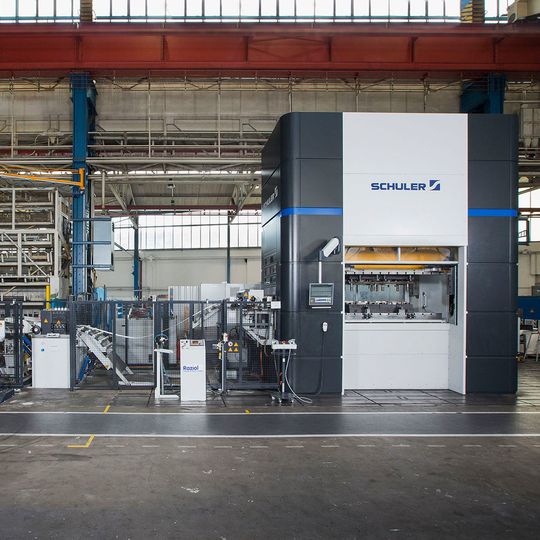 Die MSP ist jetzt auch mit 400 t Presskraft verfügbar. Die MSP ist jetzt auch mit 400 t Presskraft verfügbar.