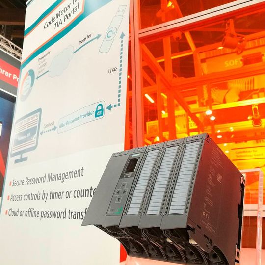 Das sichere Passwortmanagement für das TIA-Portal von Siemens liefert der Wibu-Systems aus Karlsruhe. Über den Cm Dongle lassen sich Zugangskontrollen und Zugriffsrechte verwalten. Das sichere Passwortmanagement für das TIA-Portal von Siemens liefert der Wibu-Systems aus Karlsruhe. Über den Cm Dongle lassen sich Zugangskontrollen und Zugriffsrechte verwalten.