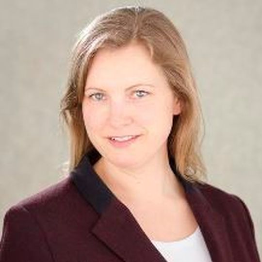 Sandra Arman, Produktmanagerin, Ultra Kategorie bei Outokumpu: „Wir bieten diese Nickelbasislegierung sowohl als warm- als auch als kaltgewalztes Bandmaterial mit einer Breite bis 1500 mm an.“ Sandra Arman, Produktmanagerin, Ultra Kategorie bei Outokumpu: „Wir bieten diese Nickelbasislegierung sowohl als warm- als auch als kaltgewalztes Bandmaterial mit einer Breite bis 1500 mm an.“