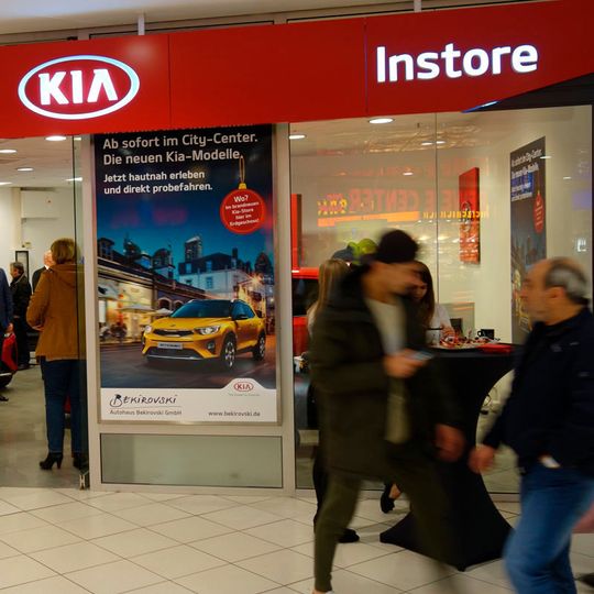 In Köln hat der erste „Kia Instore“ eröffnet. In Köln hat der erste „Kia Instore“ eröffnet.