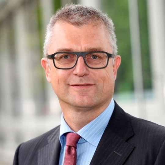 Jörg Möller übernimmt die neue Funktion des Leiters der Pharma-Forschung und -Entwicklung. Jörg Möller übernimmt die neue Funktion des Leiters der Pharma-Forschung und -Entwicklung.