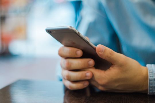 Smartphones übernehmen die Schlüsselfunktion in der Customer Journey. Welche Trends sich im Ecommerce noch abzeichnen analysiert der Global Commerce Review. Smartphones übernehmen die Schlüsselfunktion in der Customer Journey. Welche Trends sich im Ecommerce noch abzeichnen analysiert der Global Commerce Review.