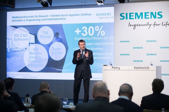 Klaus Helmrich, Mitglied des Vorstands der Siemens AG, auf der Siemens-Pressekonferenz der SPS IPC Drives 2017. Klaus Helmrich, Mitglied des Vorstands der Siemens AG, auf der Siemens-Pressekonferenz der SPS IPC Drives 2017.