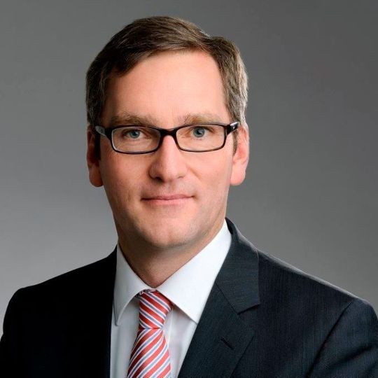Volker Hansen wird ab 01.01.2018 neuer Geschäftsführer der Fleetboard GmbH und verantwortlich für den Bereich Digital Solutions & Services von Mercedes-Benz Trucks sein. Volker Hansen wird ab 01.01.2018 neuer Geschäftsführer der Fleetboard GmbH und verantwortlich für den Bereich Digital Solutions & Services von Mercedes-Benz Trucks sein.