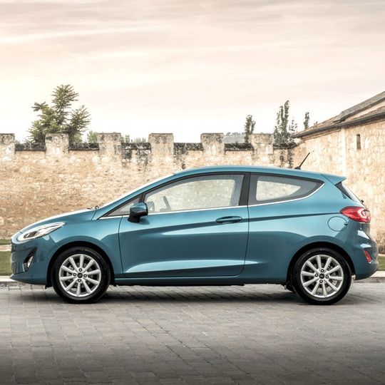 Der Ford Fiesta war im November mit minimalem Vorsprung meistverkaufter Kleinwagen. Der Ford Fiesta war im November mit minimalem Vorsprung meistverkaufter Kleinwagen.