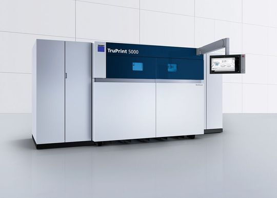 Der Multilaserdrucker von Trumpf besitzt eine speziell konstruierte Optik, mit die Laser den gesamten Bauraum erreichen.
