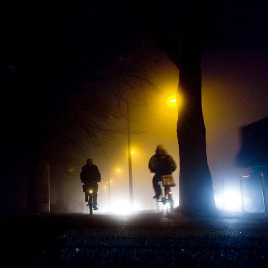 Ratgeber: Mit dem E-Bike durch Herbst und Winter. Ratgeber: Mit dem E-Bike durch Herbst und Winter.