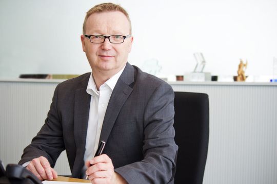 Harald Förster, Elesta: Der Geschäftsführer will die Produktionskapazitäten in der Schweiz weiter ausbauen. Harald Förster, Elesta: Der Geschäftsführer will die Produktionskapazitäten in der Schweiz weiter ausbauen.
