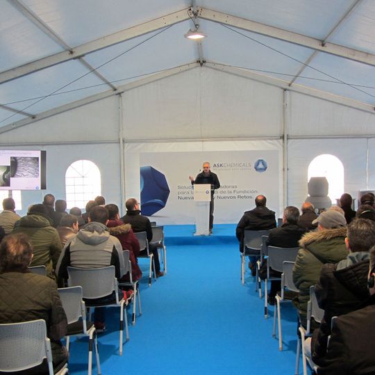 Customers of ASK Chemicals attending the lecture on coatings technology by Christian Koch Customers of ASK Chemicals attending the lecture on coatings technology by Christian Koch