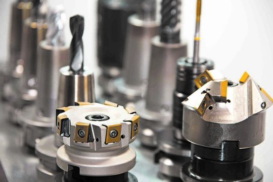 Les outils de précision modernes sont conçus pour des performances élevées. Il y a l'outil adéquat pour chaque défi. Il en résulte une grande diversité de variantes qui ne peuvent être contrôlées qu'avec des aides numériques. Les outils de précision modernes sont conçus pour des performances élevées. Il y a l'outil adéquat pour chaque défi. Il en résulte une grande diversité de variantes qui ne peuvent être contrôlées qu'avec des aides numériques.